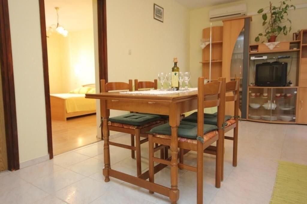 Apartments Zoki - Great Location Close To The Sea Vis Esterno foto